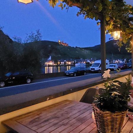 Gaestehaus Burgberg, Weinhaus Fries Kattenes Kültér fotó
