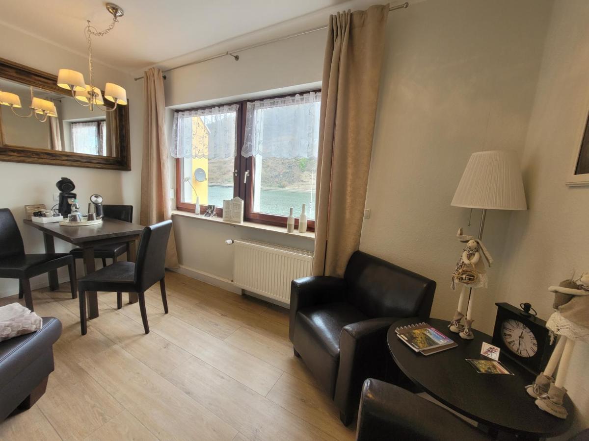 Gaestehaus Burgberg, Weinhaus Fries Kattenes Kültér fotó
