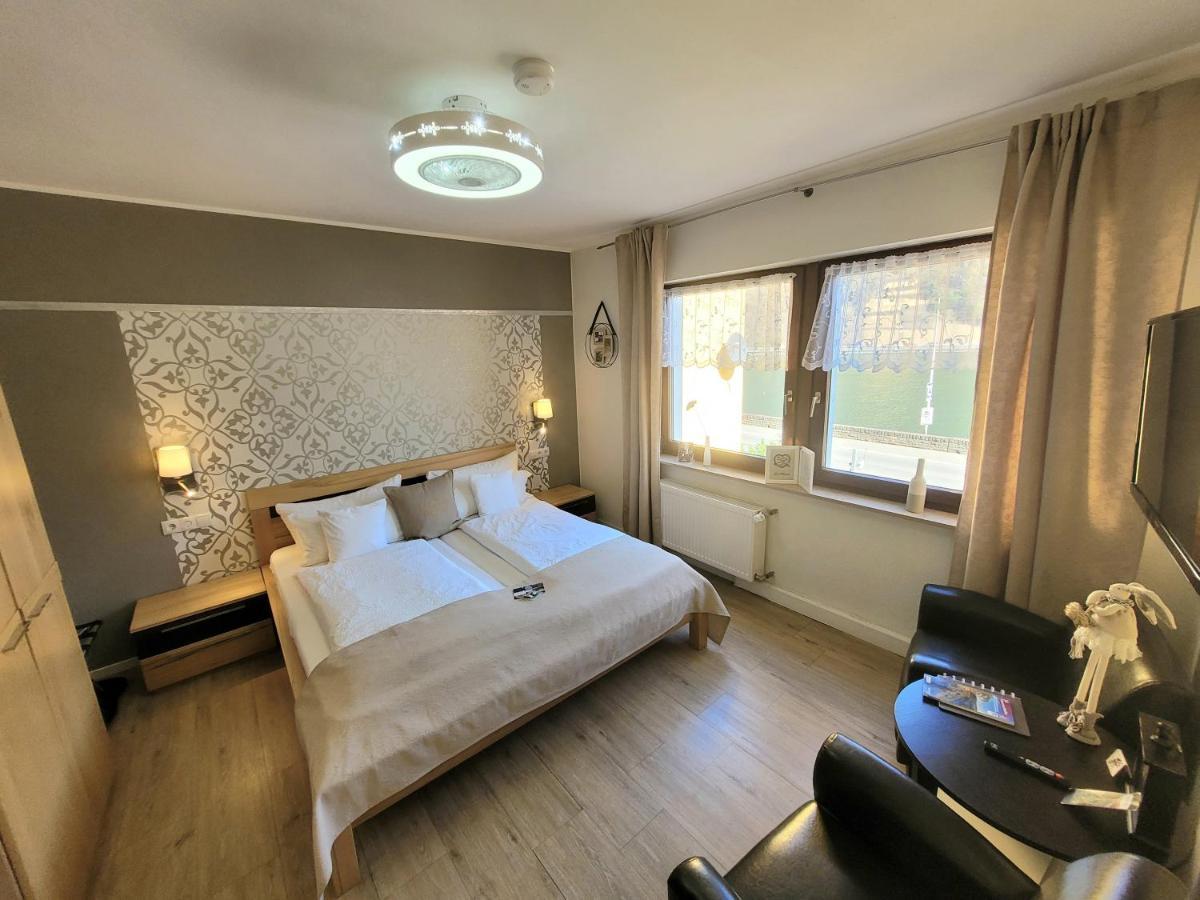 Gaestehaus Burgberg, Weinhaus Fries Kattenes Kültér fotó