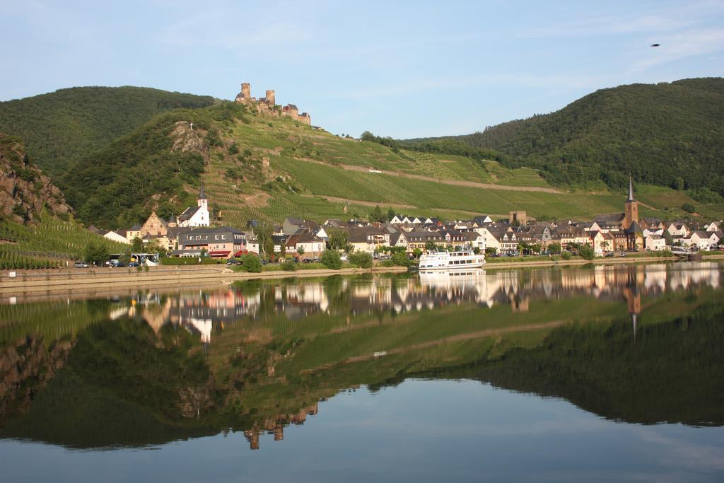 Gaestehaus Burgberg, Weinhaus Fries Kattenes Kültér fotó