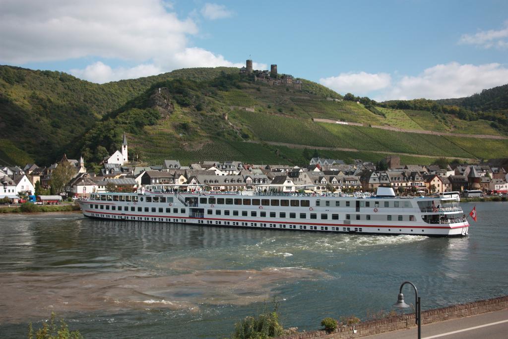 Gaestehaus Burgberg, Weinhaus Fries Kattenes Kültér fotó