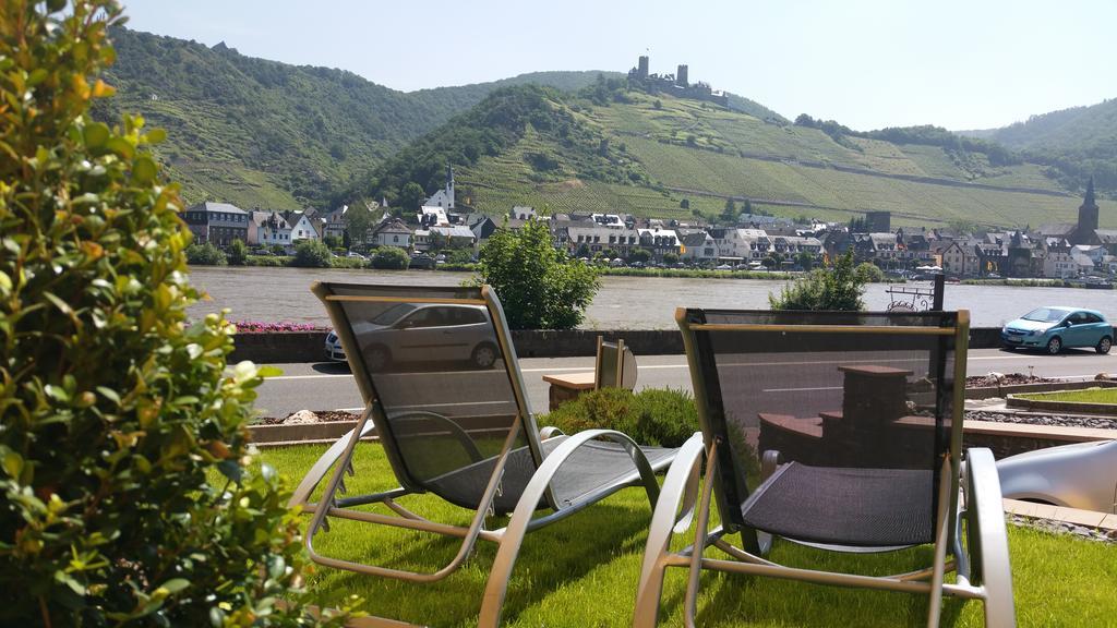 Gaestehaus Burgberg, Weinhaus Fries Kattenes Kültér fotó