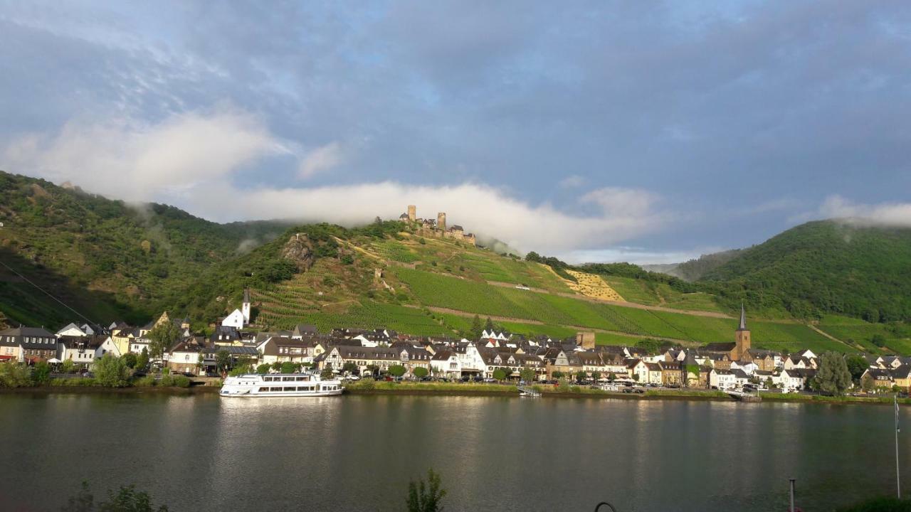 Gaestehaus Burgberg, Weinhaus Fries Kattenes Kültér fotó