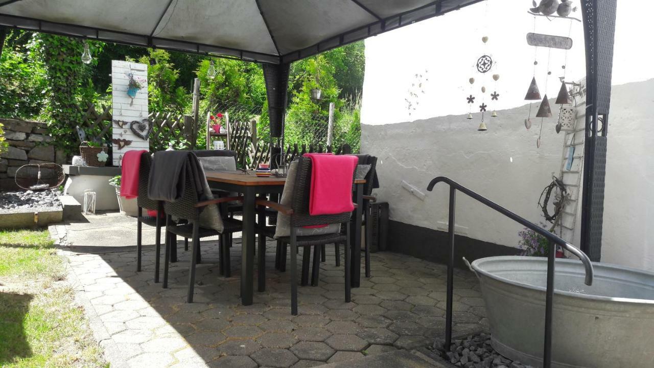 Gaestehaus Burgberg, Weinhaus Fries Kattenes Kültér fotó
