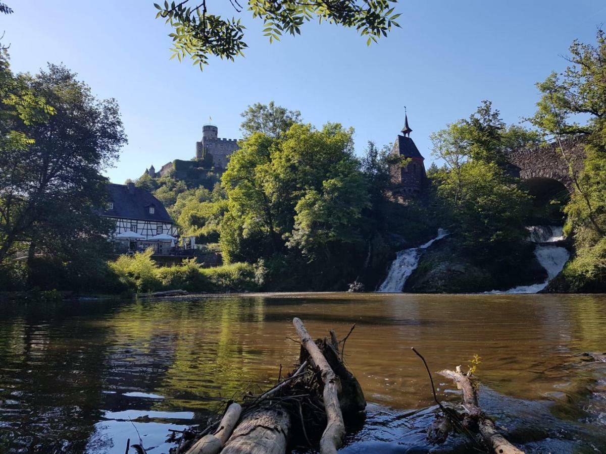 Gaestehaus Burgberg, Weinhaus Fries Kattenes Kültér fotó