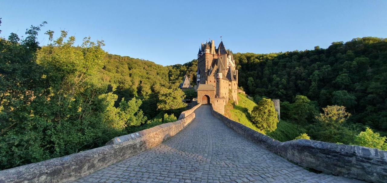 Gaestehaus Burgberg, Weinhaus Fries Kattenes Kültér fotó